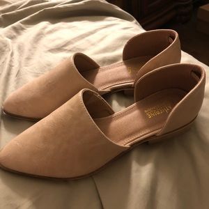 NEW Catherine nude flats size 8